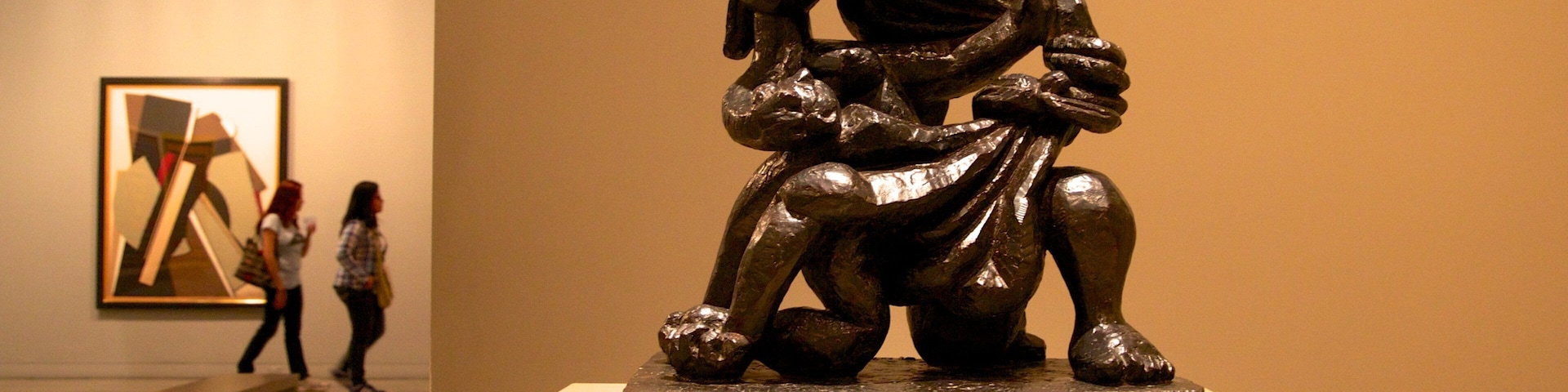 Museo de Antioquia caracterizando arte e vistas internas