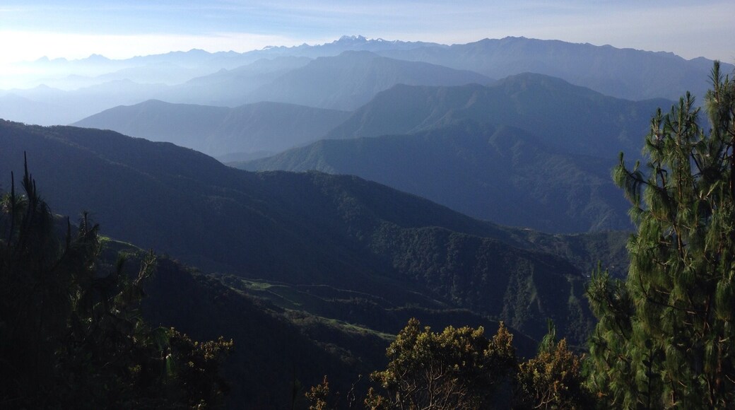 Awesome view om the Sierra Nevda from
cerro Kennedy. Hard hile up there but so worth it! You can even see the snowy peals of Los Nevados in the back!!
#BestOf5