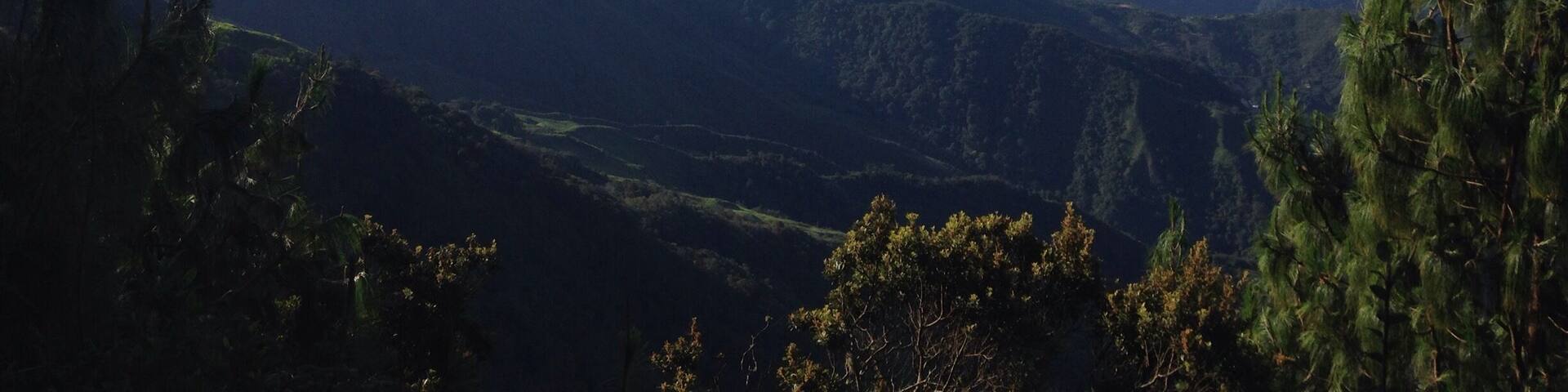 Awesome view om the Sierra Nevda from
cerro Kennedy. Hard hile up there but so worth it! You can even see the snowy peals of Los Nevados in the back!!
#BestOf5