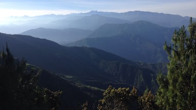 Awesome view om the Sierra Nevda from
cerro Kennedy. Hard hile up there but so worth it! You can even see the snowy peals of Los Nevados in the back!!
#BestOf5