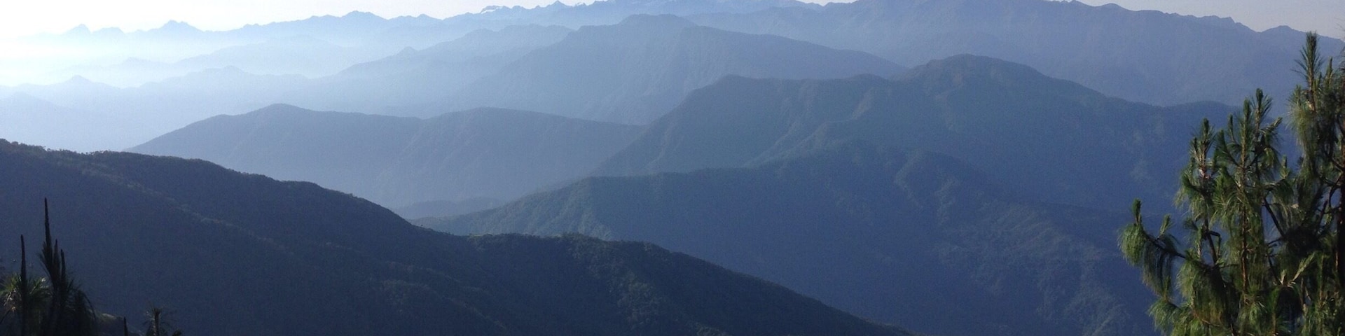 Awesome view om the Sierra Nevda from
cerro Kennedy. Hard hile up there but so worth it! You can even see the snowy peals of Los Nevados in the back!!
#BestOf5