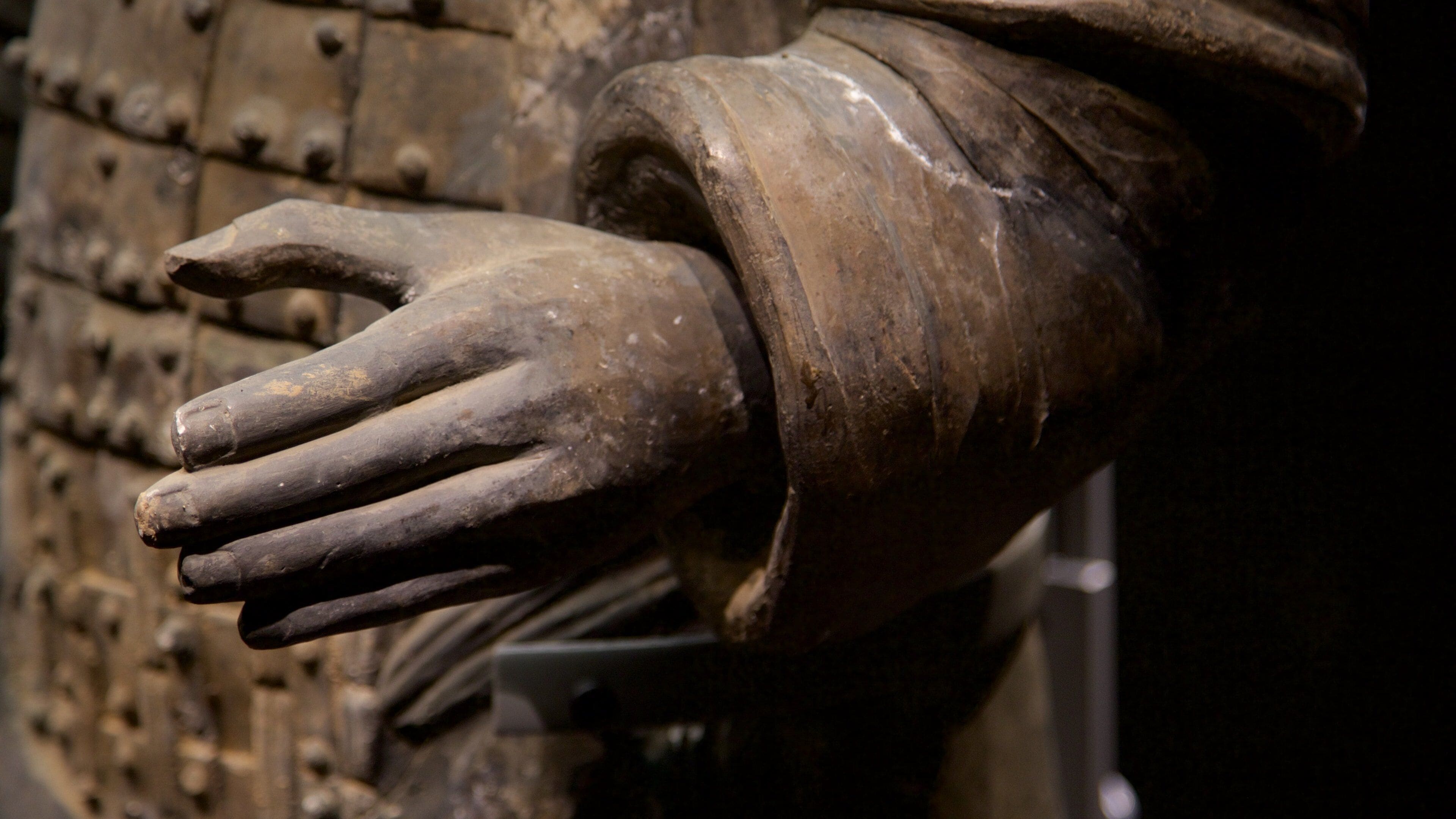 Terracota Army which includes a statue or sculpture