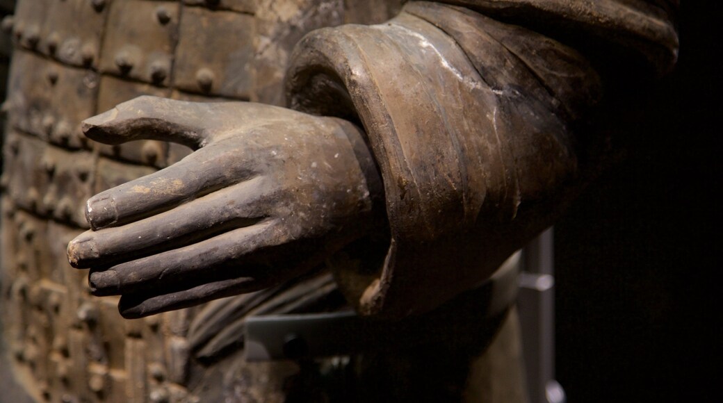 Terracota Army which includes a statue or sculpture