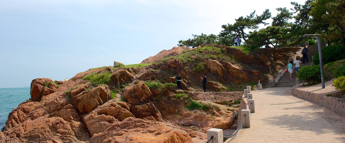 Parque Lu Xun mostrando costa rocosa