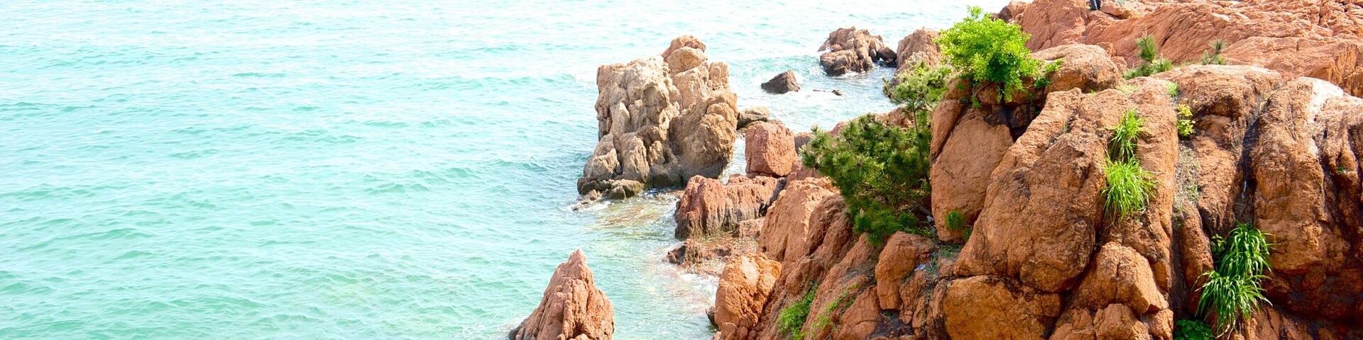 Number 1 Bathing Beach mit einem schroffe Küste