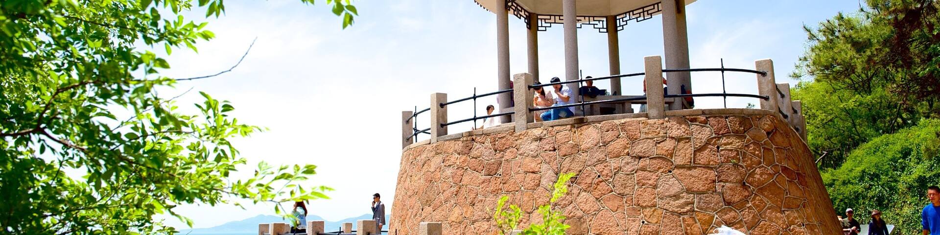 Number 1 Beach featuring views