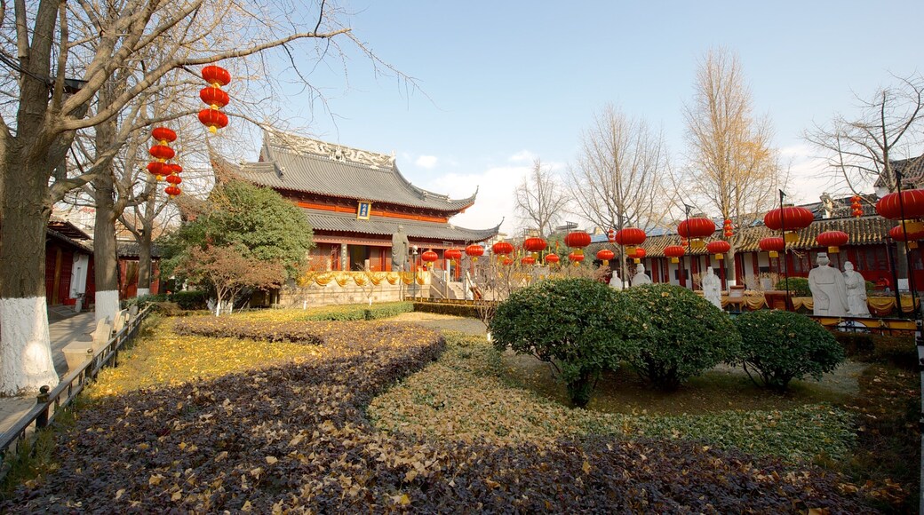 Temple of Confucius showing heritage architecture, a park and a temple or place of worship