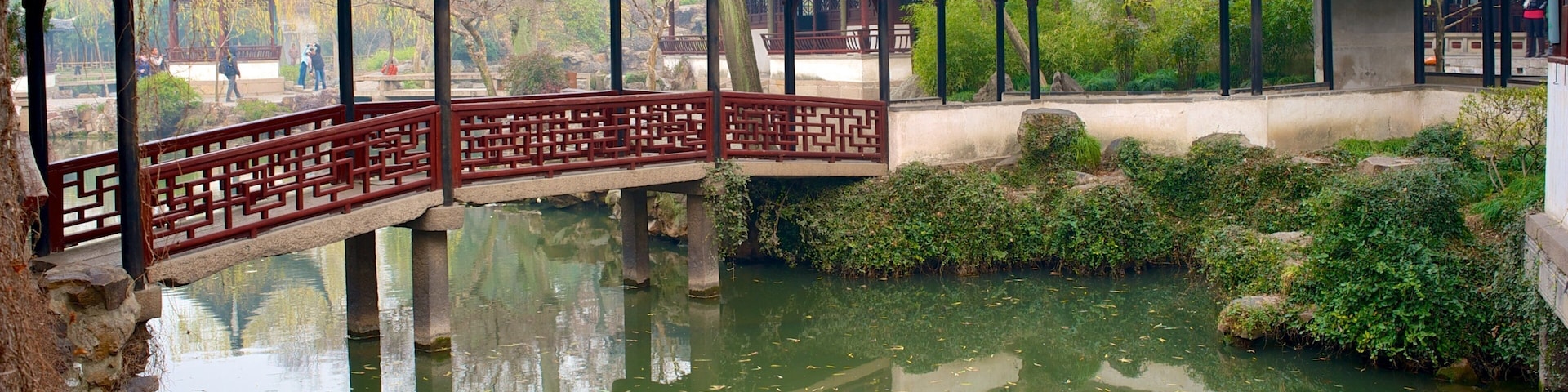 Humble Administrator\'s Garden showing a bridge and a pond