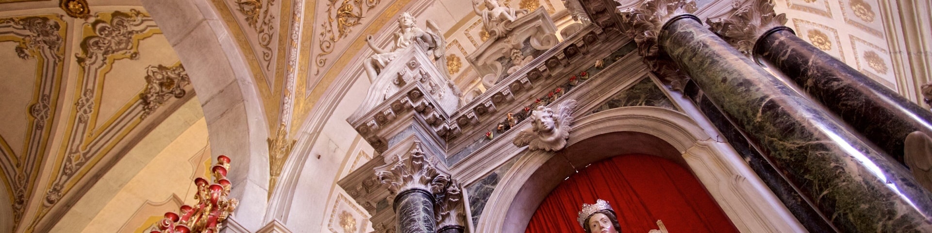 聖尤菲米婭教堂 其中包括 宗教元素