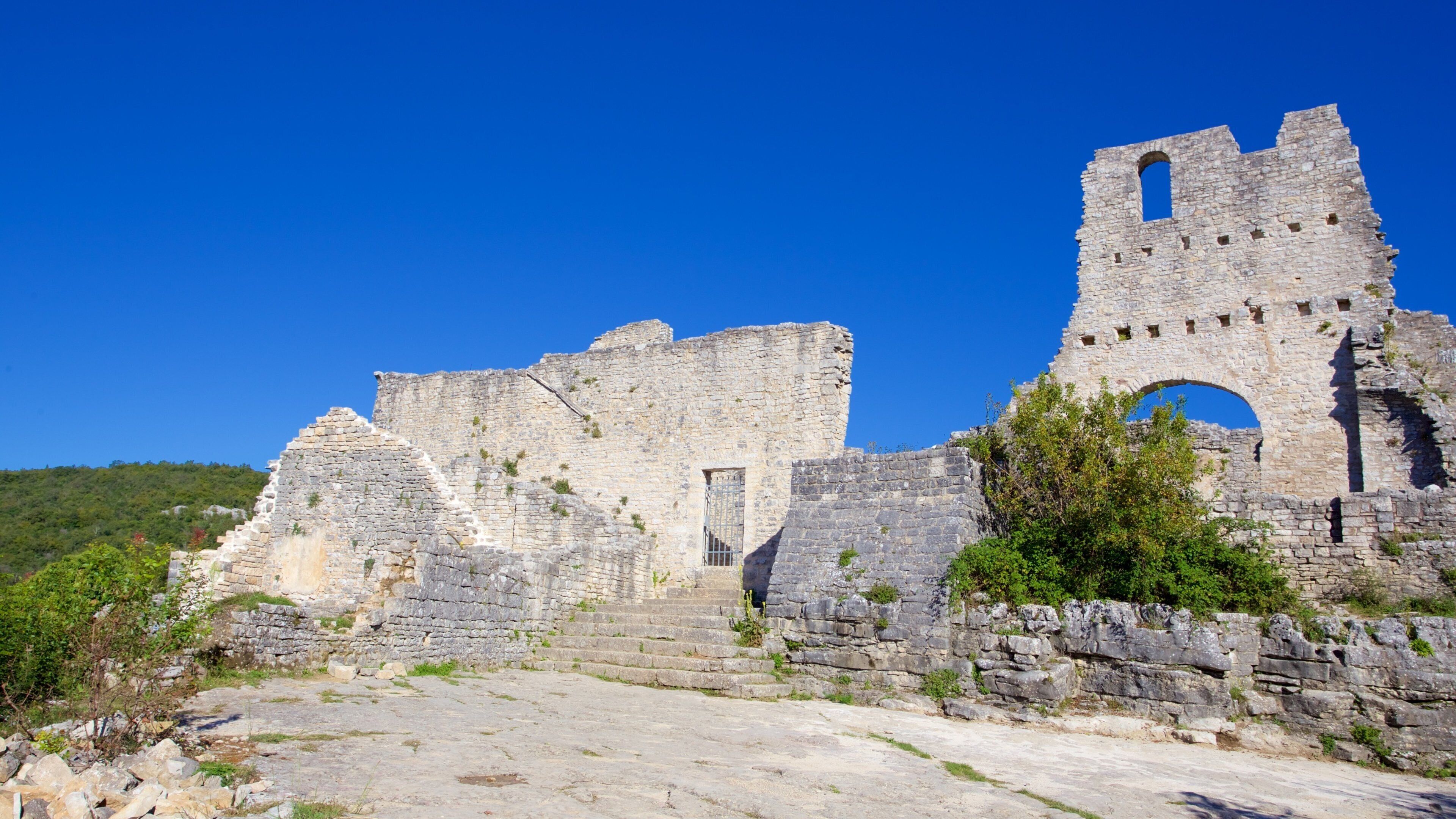 Dvigrad che include rovine