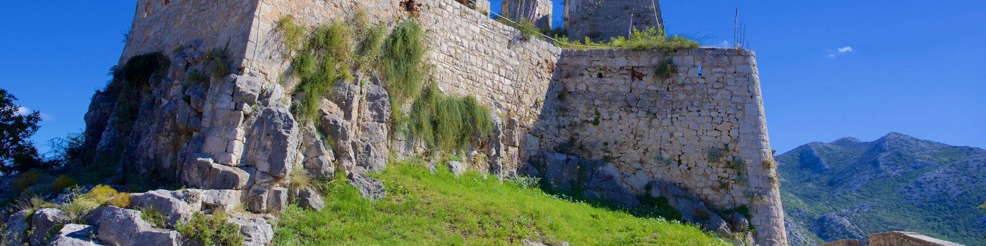 Klis Fortress showing building ruins and heritage elements