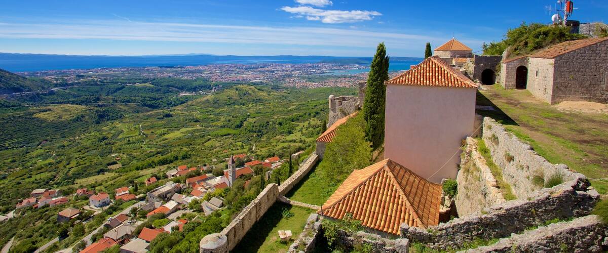 Klis Fortress showing landscape views and general coastal views