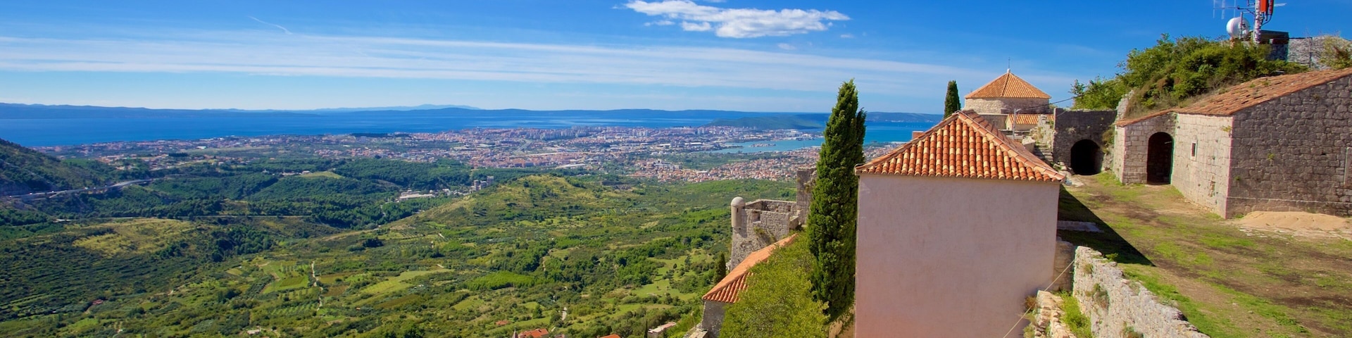 Klis Fortress showing landscape views and general coastal views