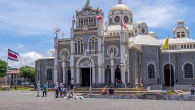 Basílica de la Señora de los Angeles en la histórica ciudad de Cartago de Costa Rica
