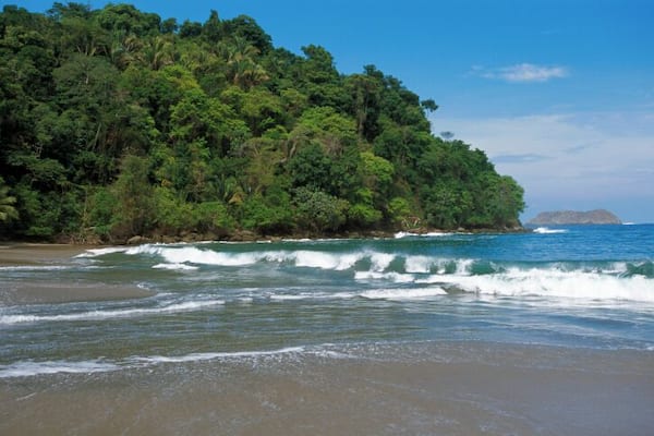 Costa Rica, Manuel Antonio National Park, Pacific Ocean, view of beach