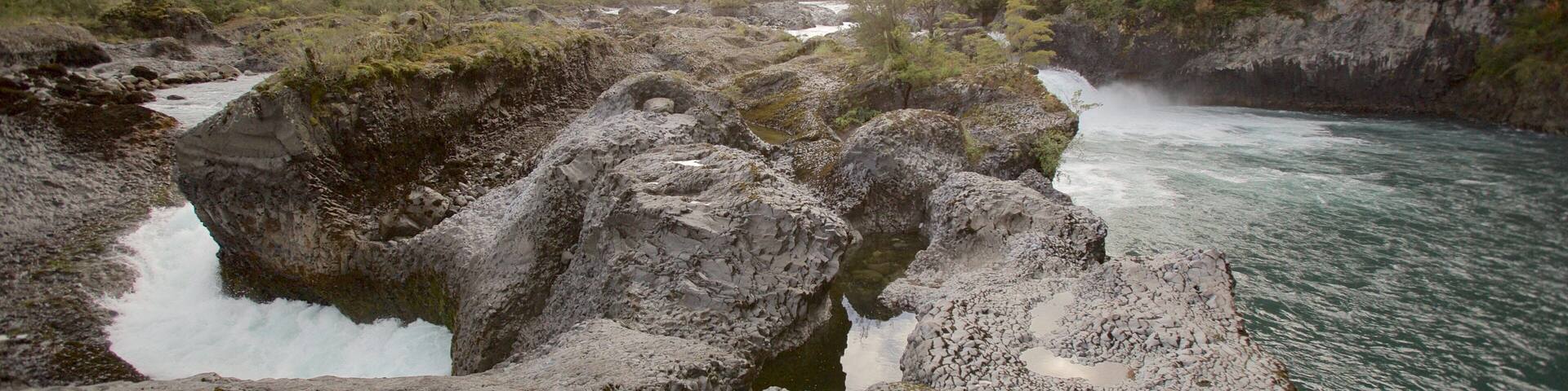 Petrohue Falls showing a river or creek and rapids