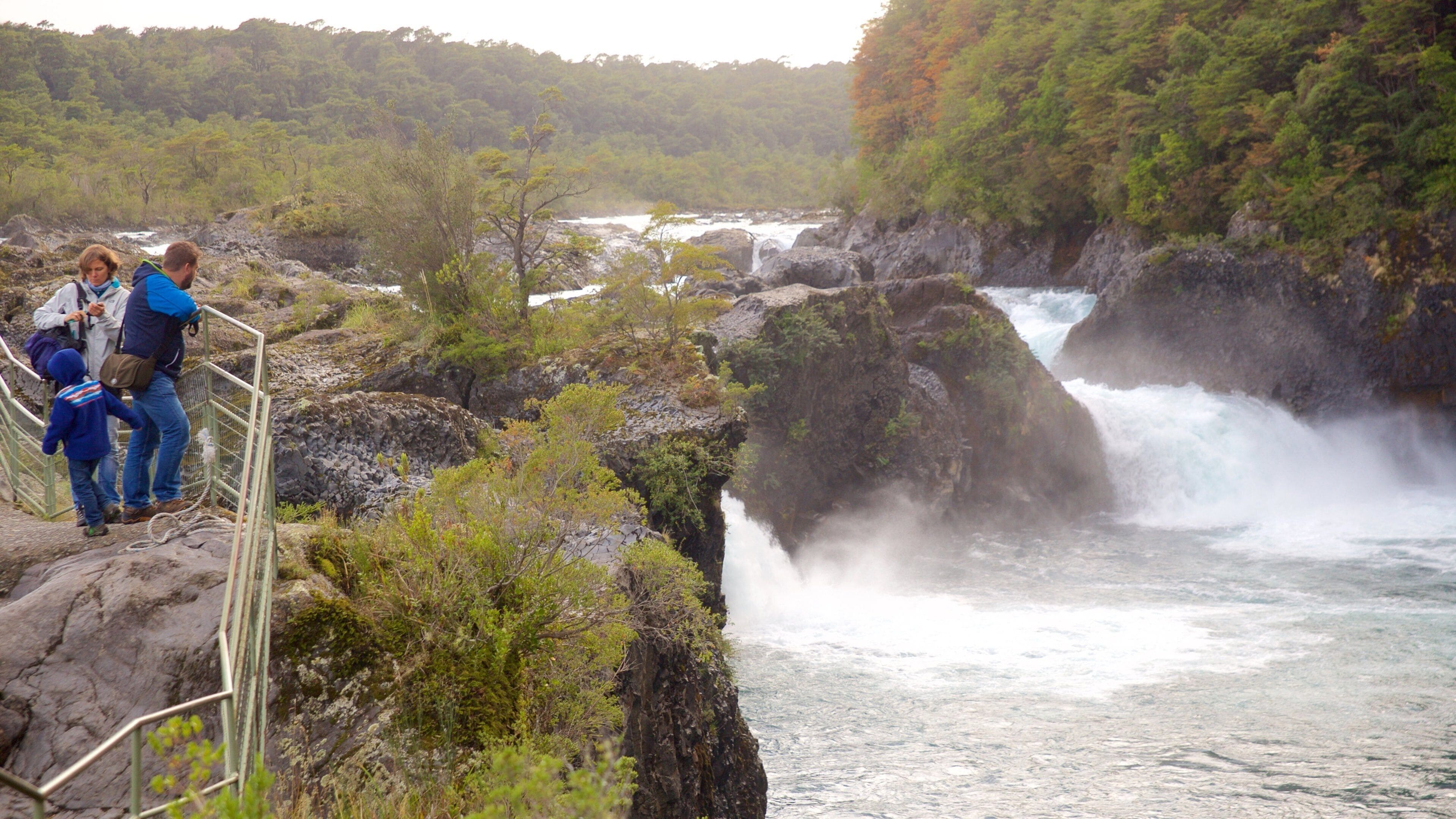 Puerto Montt mit einem Ansichten, ruhige Szenerie und Stromschnellen
