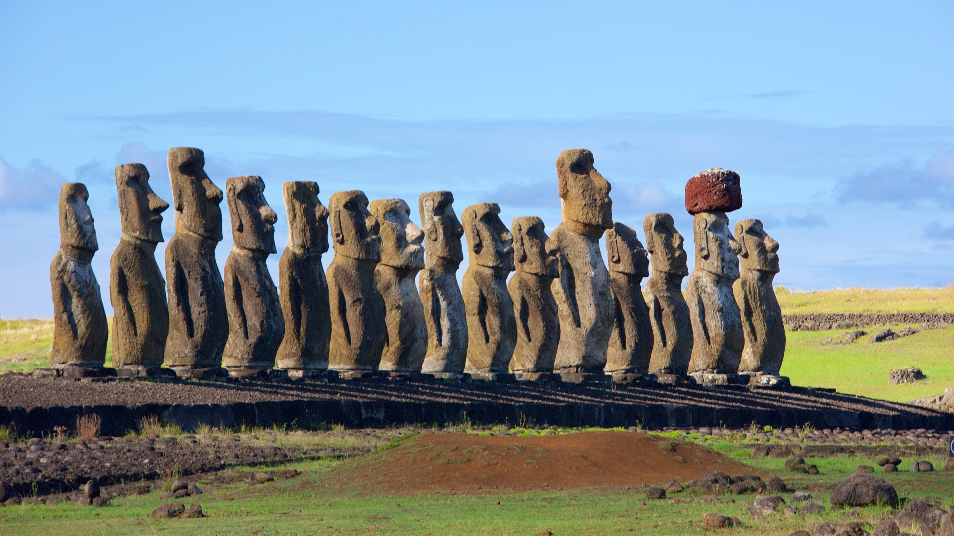 Ahu Tongariki som inkluderer statue eller skulptur og kulturarv