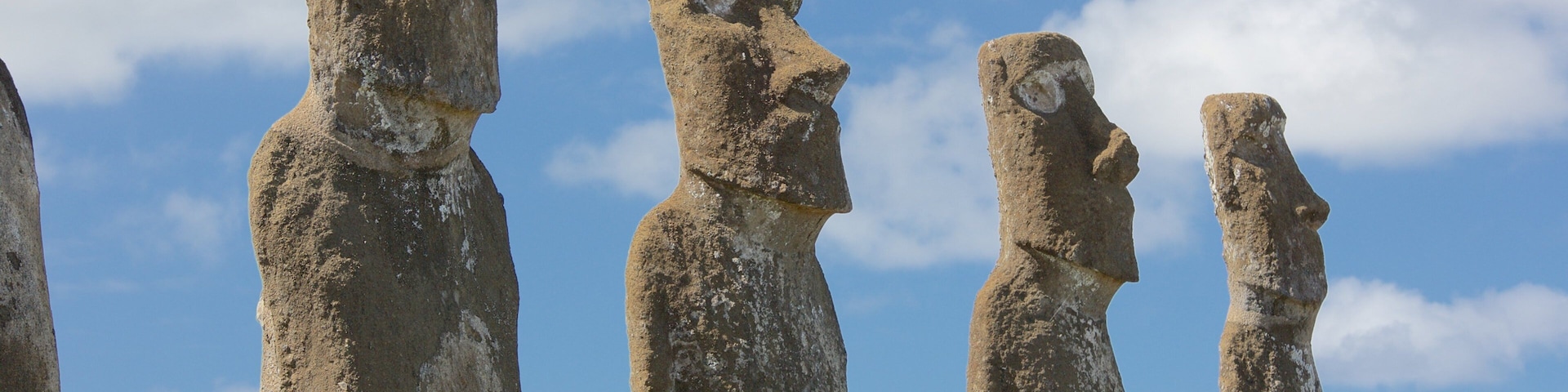 Ahu Akivi featuring a statue or sculpture and heritage elements