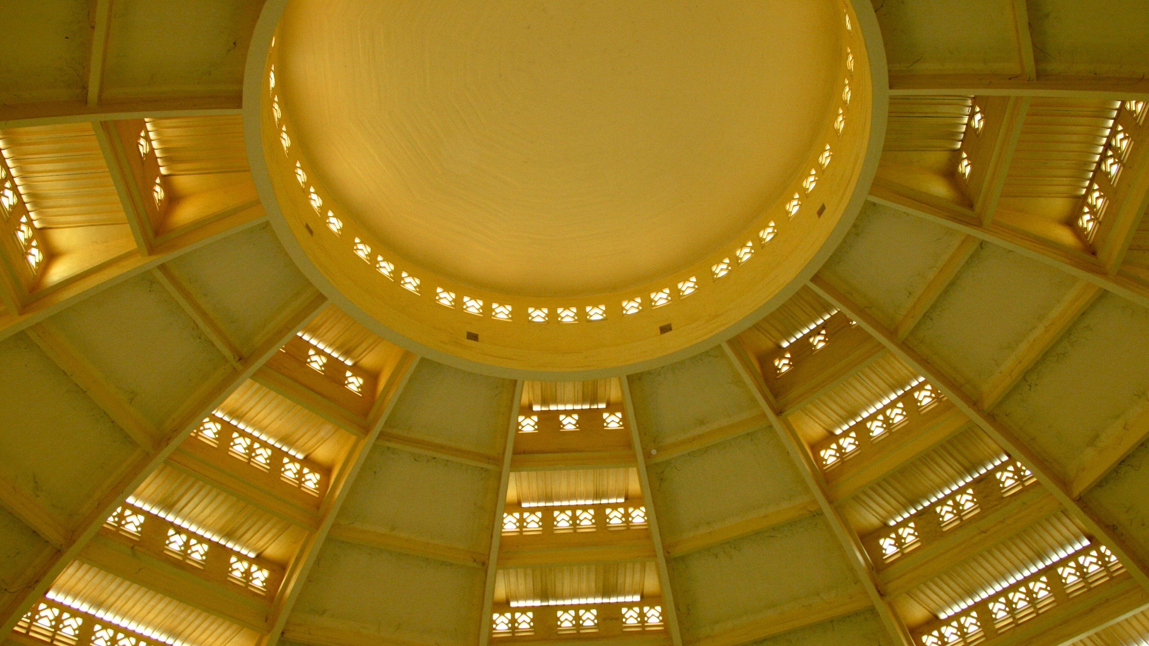 Central Market featuring interior views