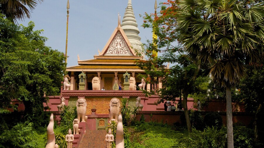 Wat Phnom mettant en vedette temple ou lieu de culte