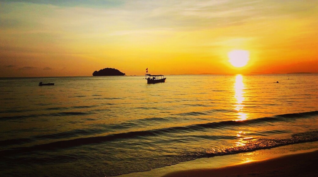Otres 2 Beach, Cambodia
One of the best strips of beach in the area. Quiet and chill with some great restaurants on the sand. You can see awesome sunsets here. #AquaTrove #packsandaplan