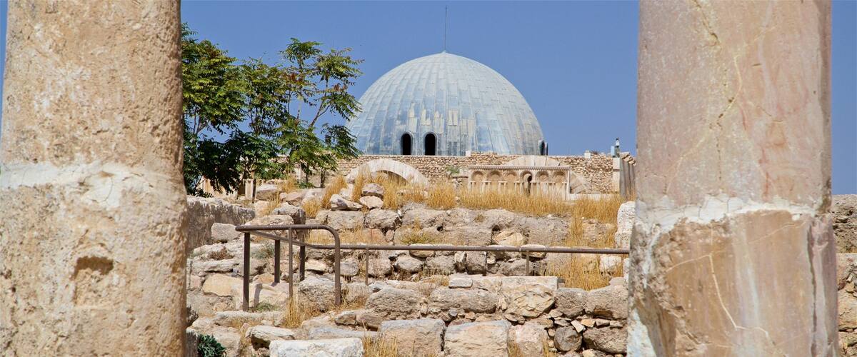 Byzantinische Kirche mit einem Geschichtliches und Ruine