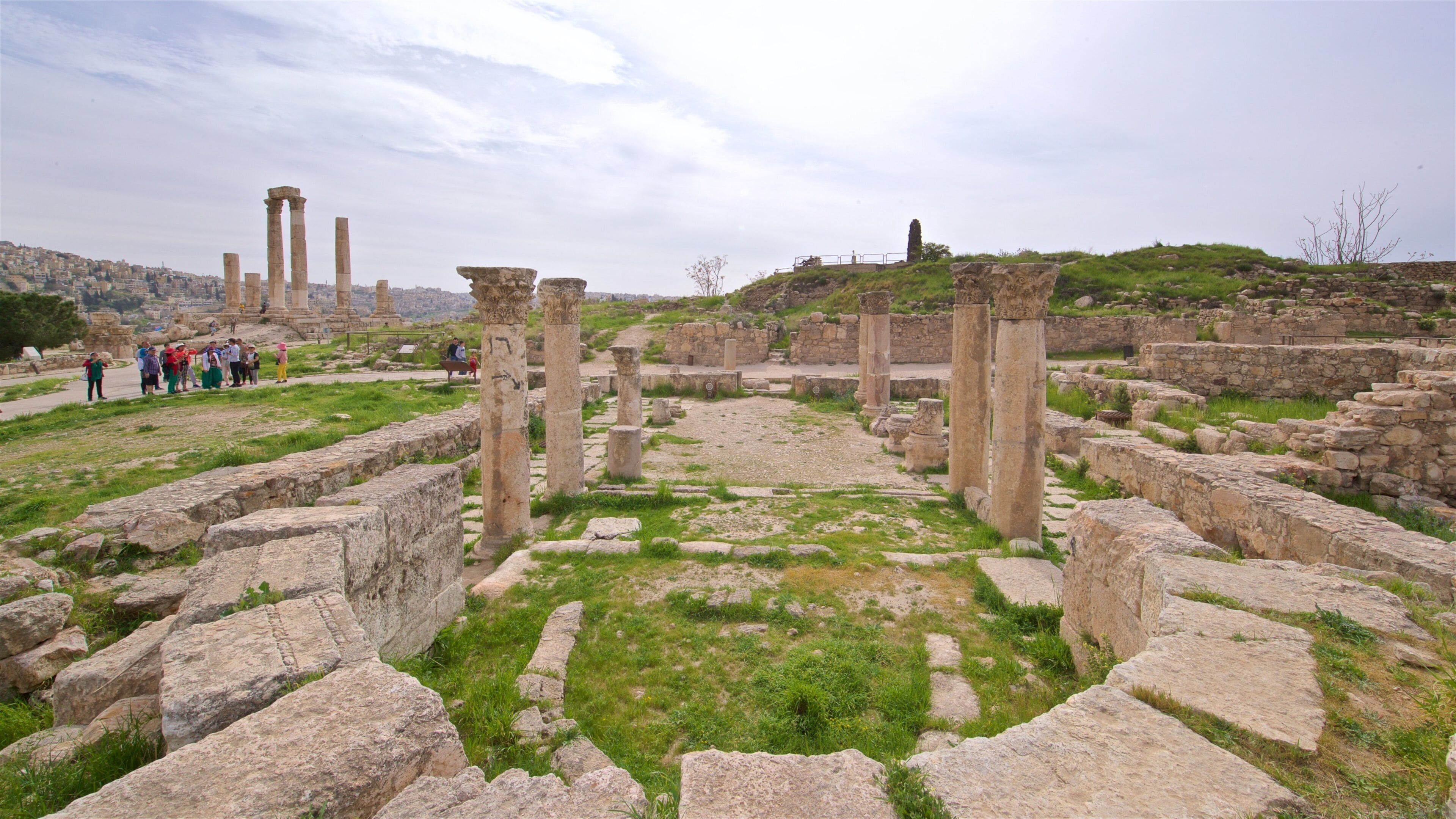 Igreja Bizantina que inclui ruínas de edifício e arquitetura de patrimônio