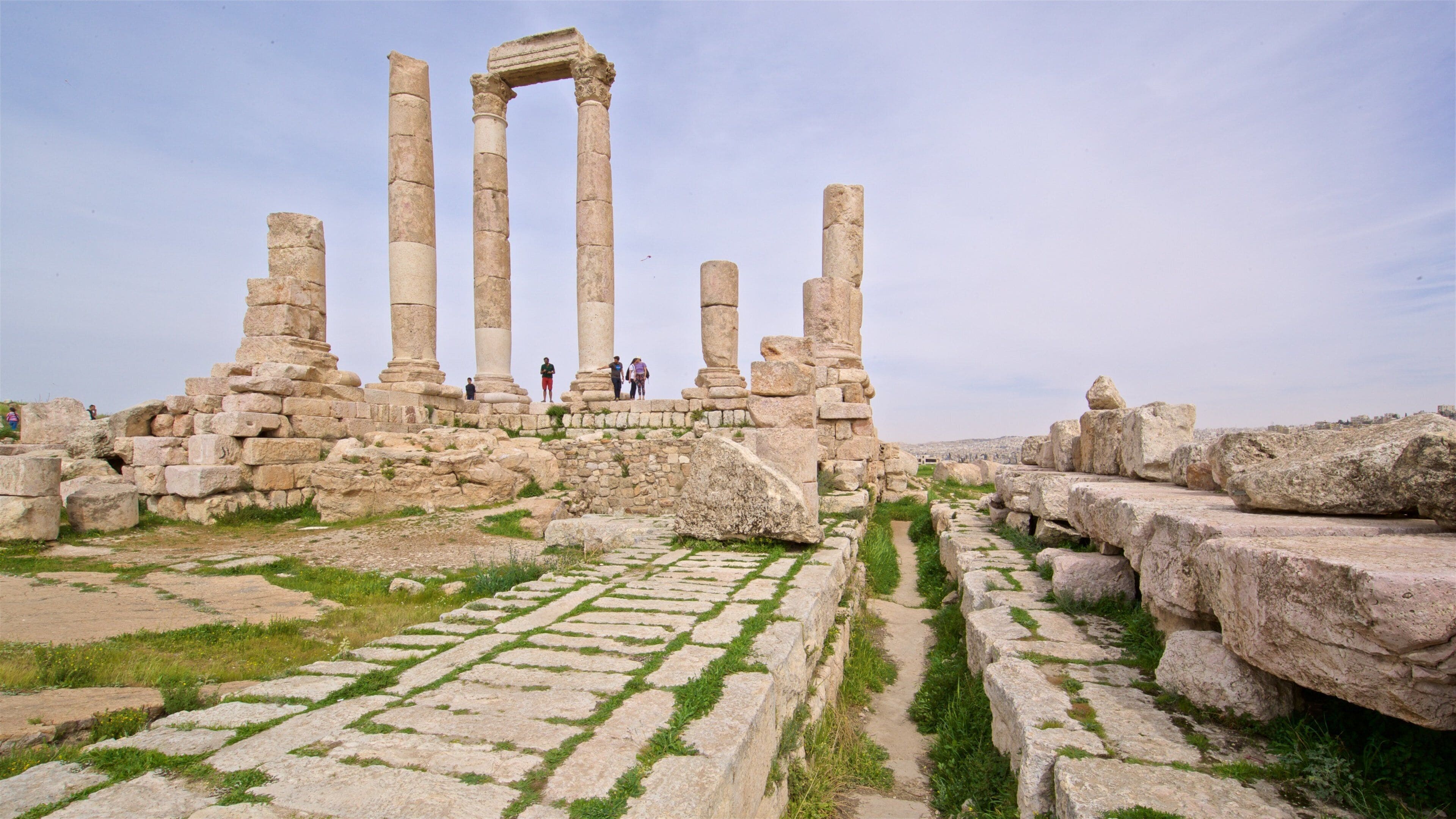 헤르쿨레스 사원 을 특징 문화유산 요소 과 유적지 뿐만 아니라 소규모 사람들