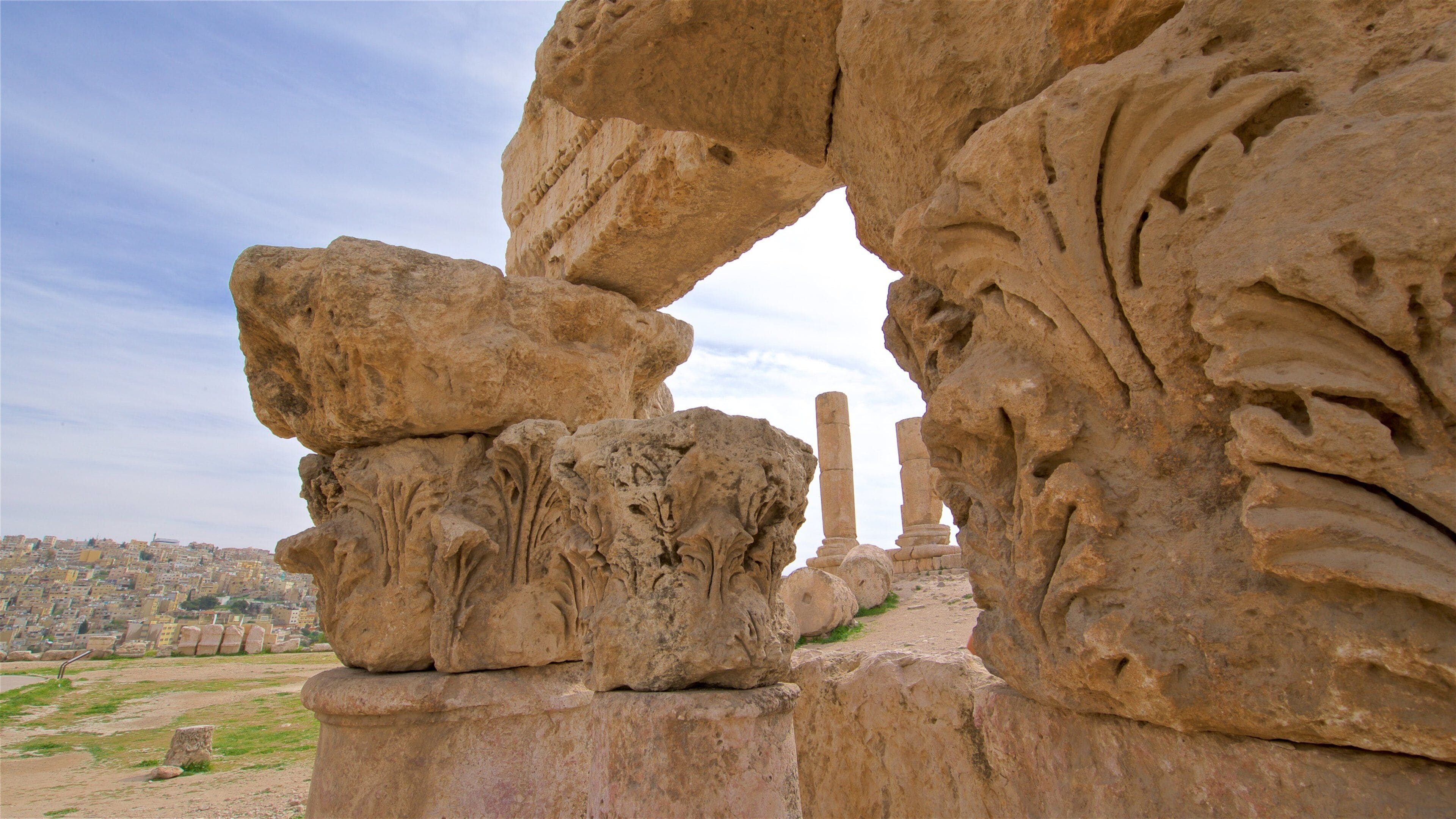 헤르쿨레스 사원 을 특징 문화유산 요소