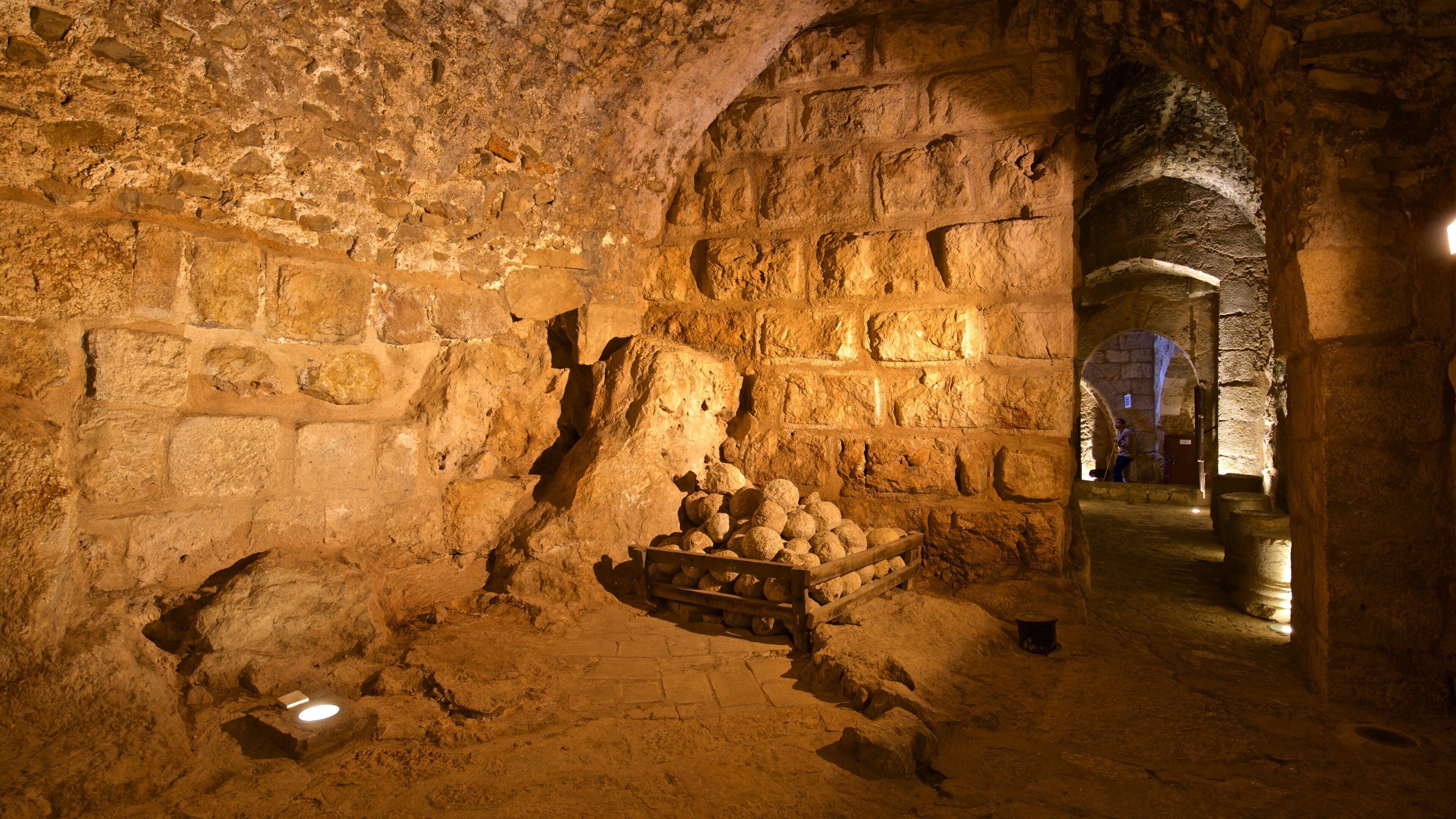 Ajloun-linna johon kuuluu perintökohteet ja sisäkuvat