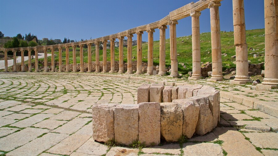 Oval Forum which includes a ruin and heritage elements