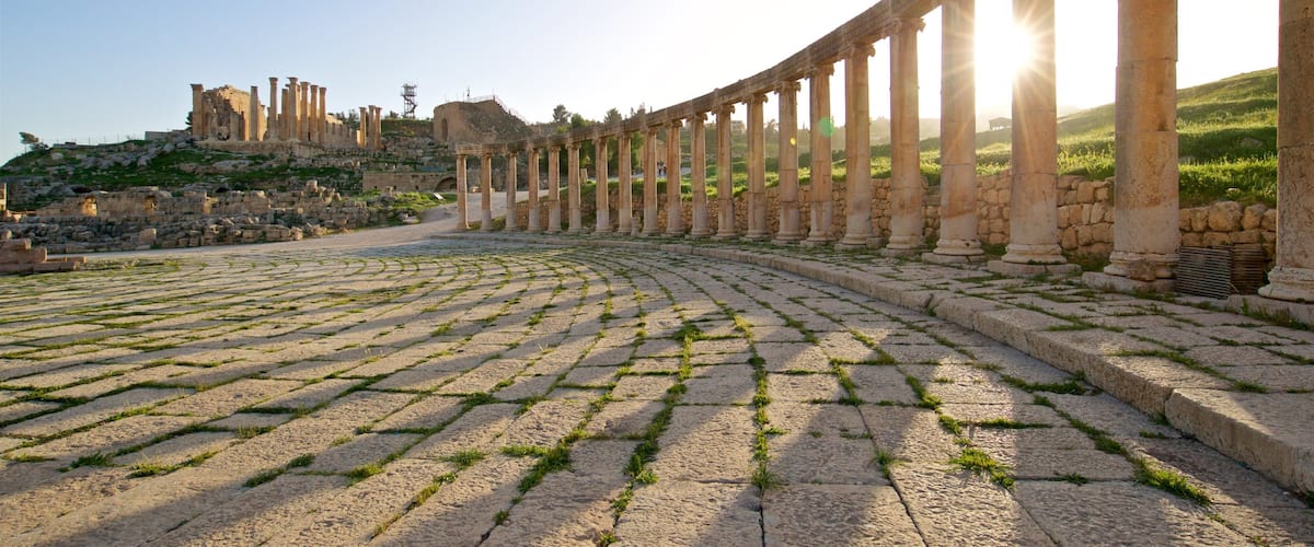 Oval Forum showing landscape views, heritage architecture and a sunset
