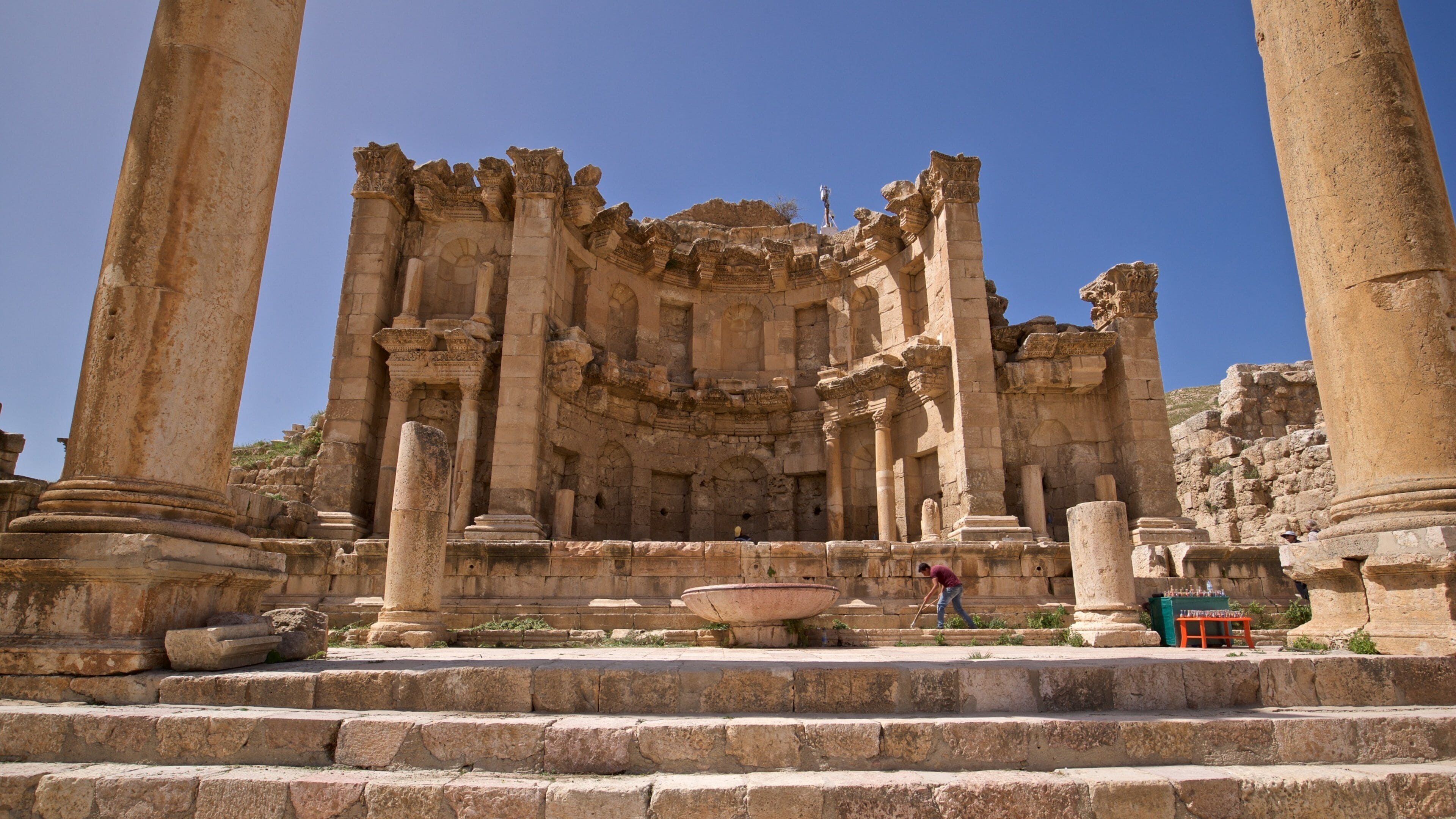 Nymphaeum showing heritage architecture and a ruin
