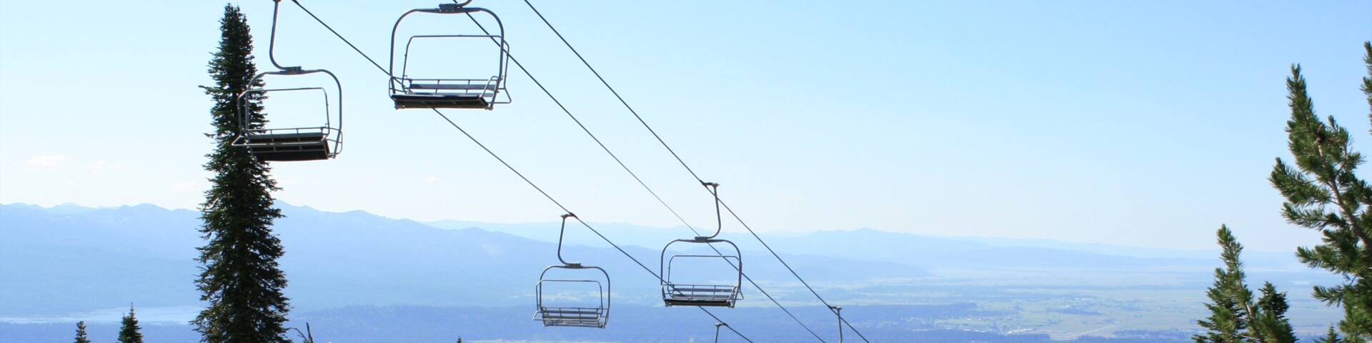 Brundage Mountain Ski Area featuring forest scenes and a gondola