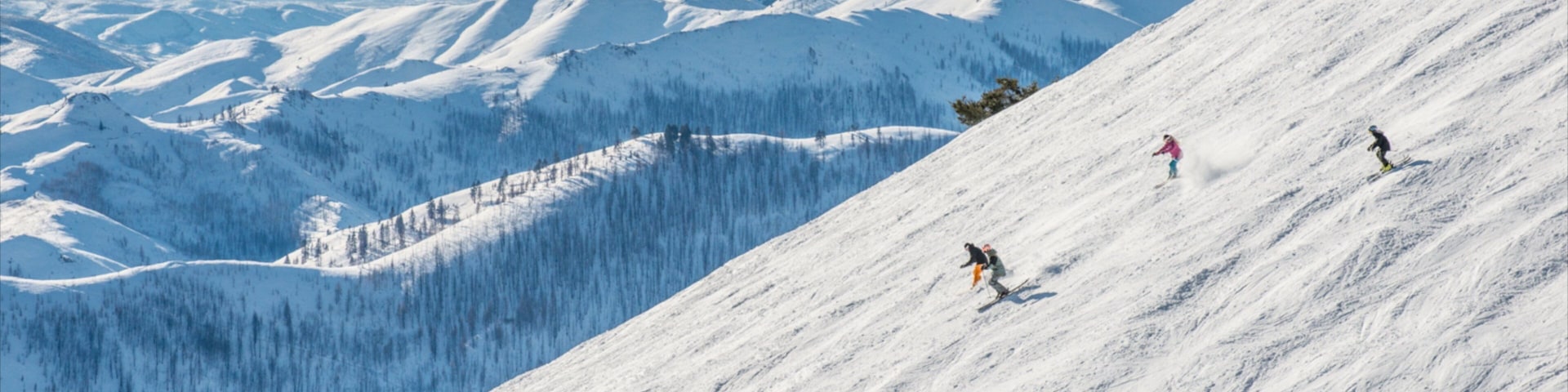 Sun Valley Ski Resort ofreciendo nieve, esquí y montañas