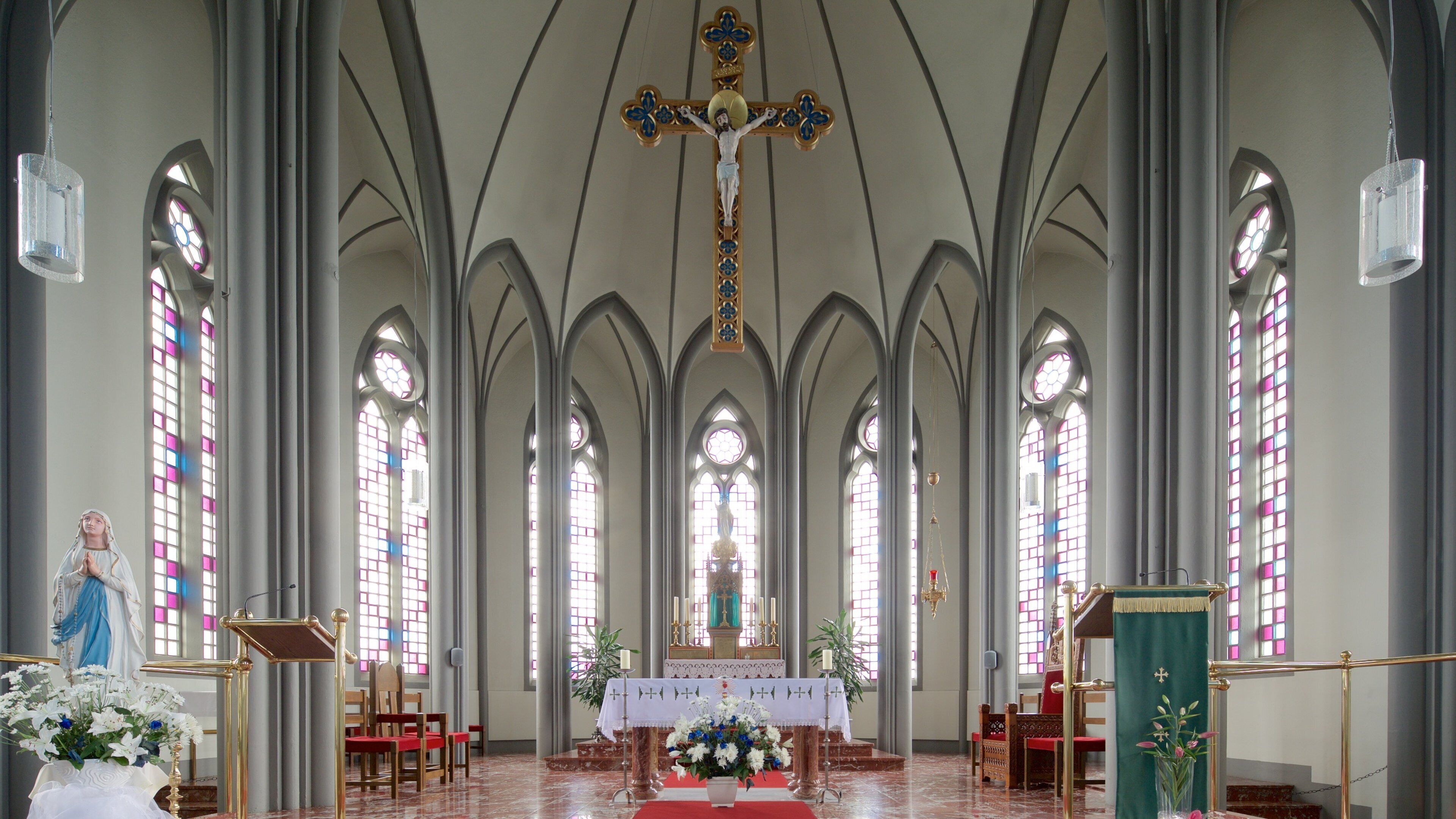Landakotskirkja which includes interior views, religious aspects and a church or cathedral