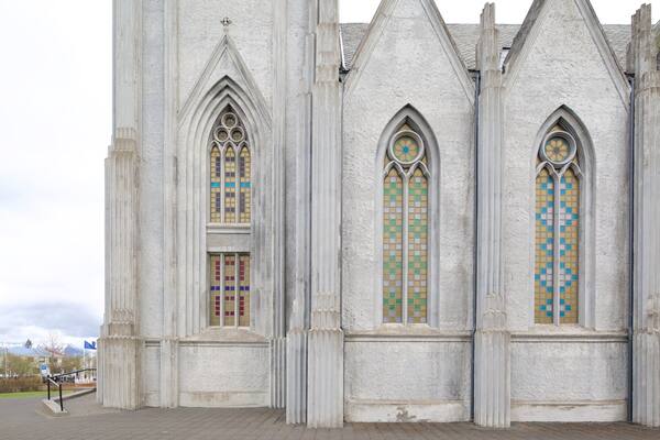 Landakotskirkja mit einem Kirche oder Kathedrale