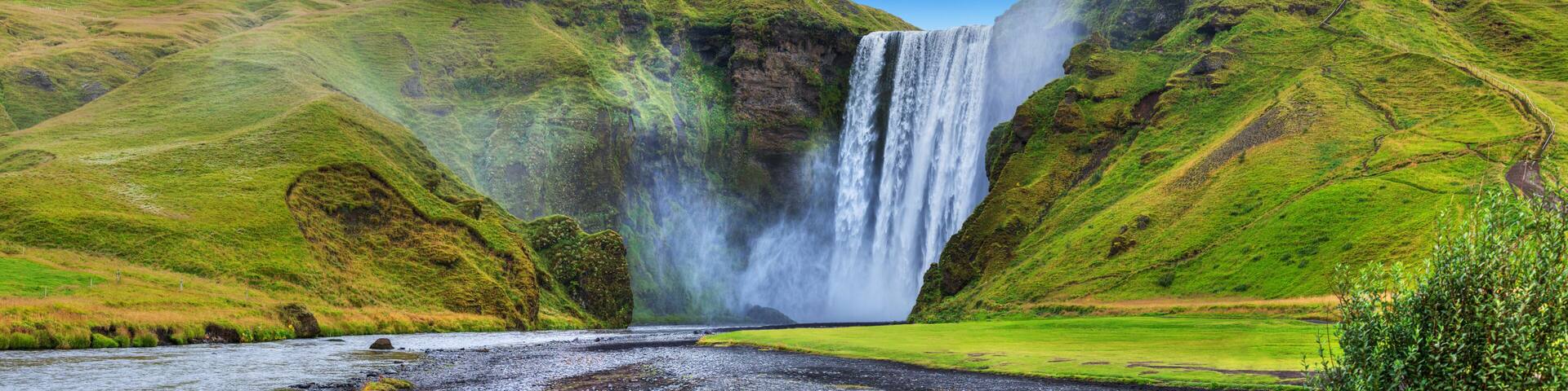 beautiful torrent of skogafoss...