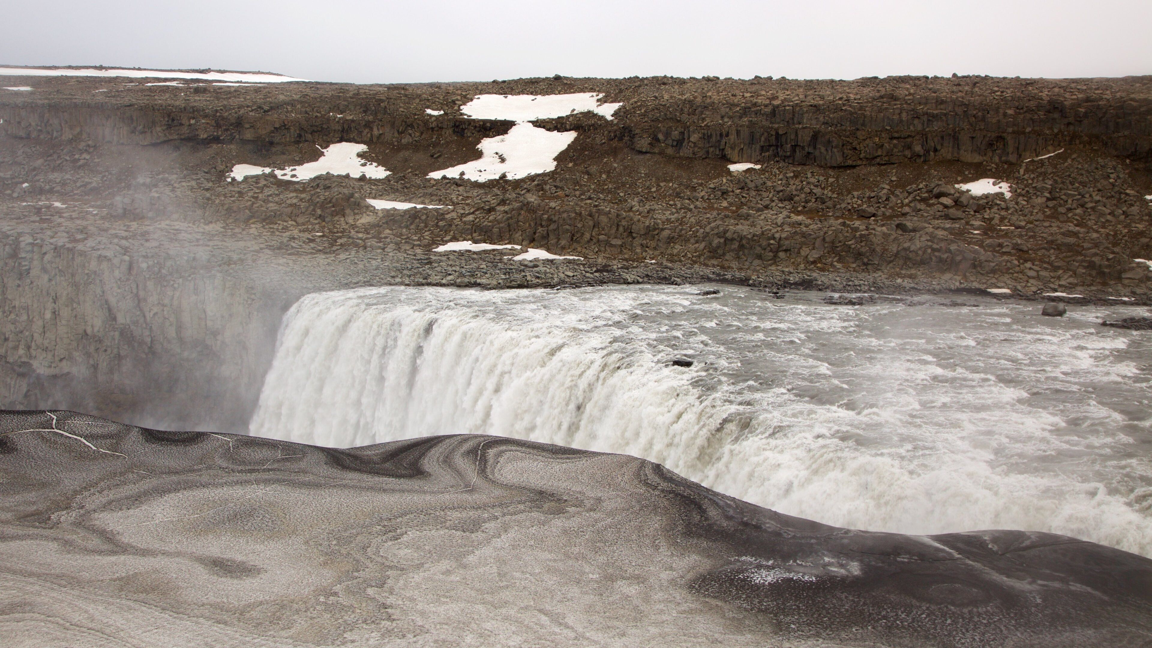 Dettifoss which includes a cascade