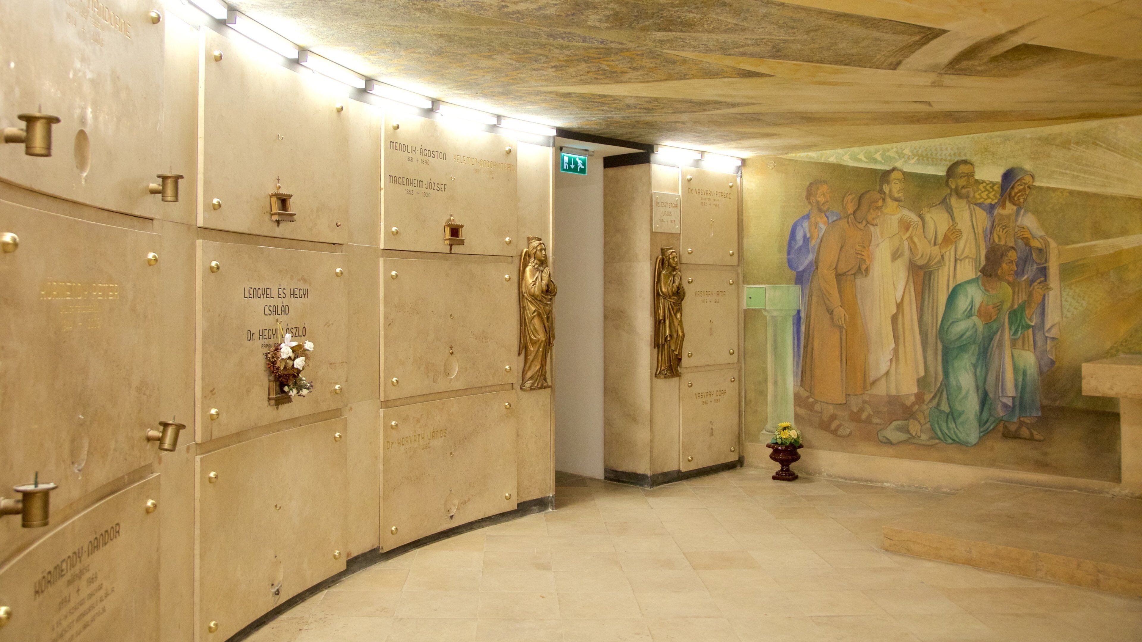 Mosque of Gazi Kaszim Pasha which includes a mosque, religious aspects and interior views