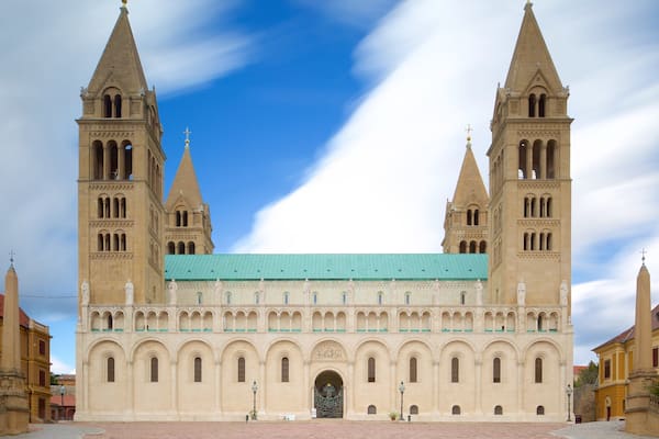 Pecs Cathedral das einen Kirche oder Kathedrale und historische Architektur