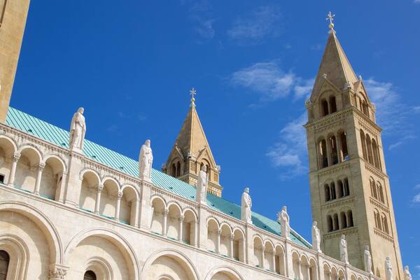 Pecs Cathedral mit einem historische Architektur und Kirche oder Kathedrale