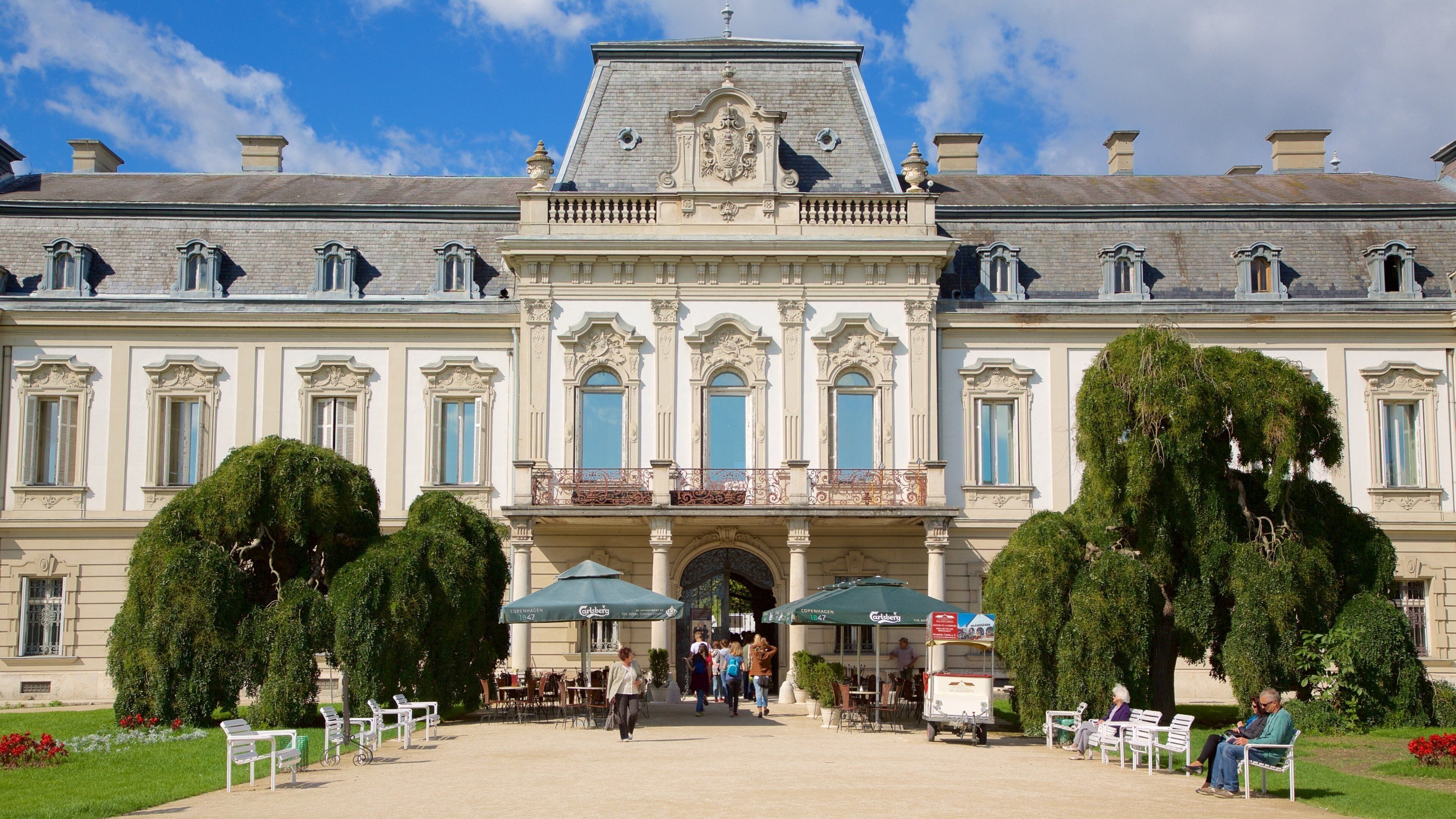 Festetics Palace das einen historische Architektur und Palast oder Schloss