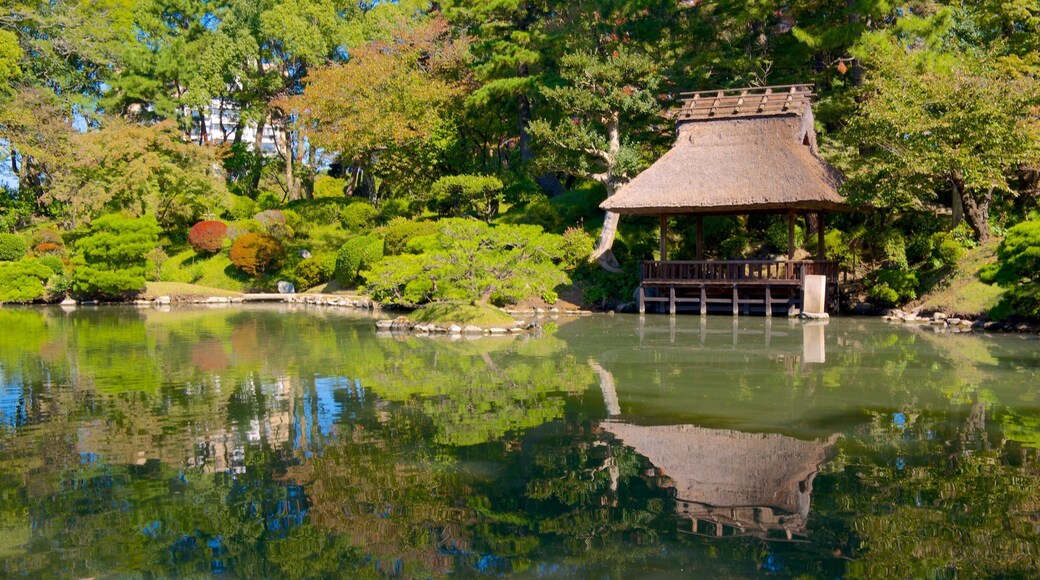 Shukkeien which includes a lake or waterhole