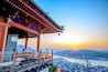日の出と秋の千光寺 広島県尾道市 Sunrise and autumn at Senkoji Temple. Hiroshima prefecture, Onomichi City.