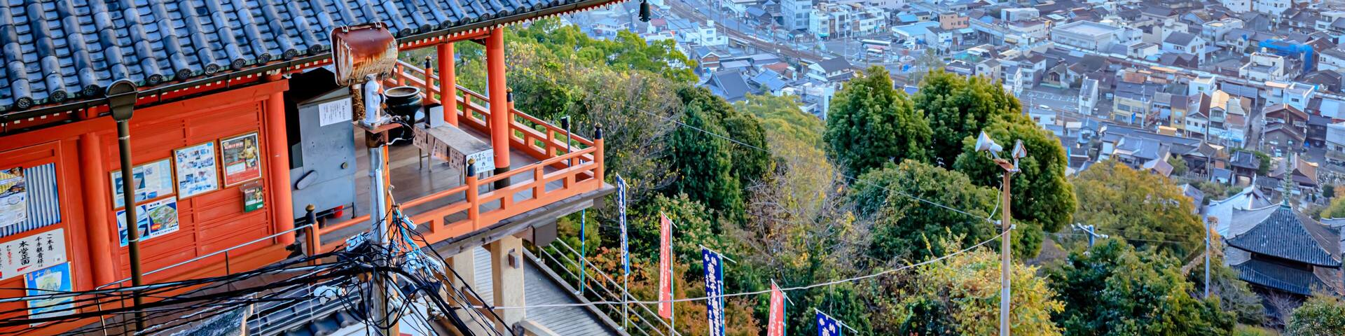 早朝の秋の千光寺 広島県尾道市 Senkoji temple in early morning autumn. Hiroshima prefecture, Onomichi City.