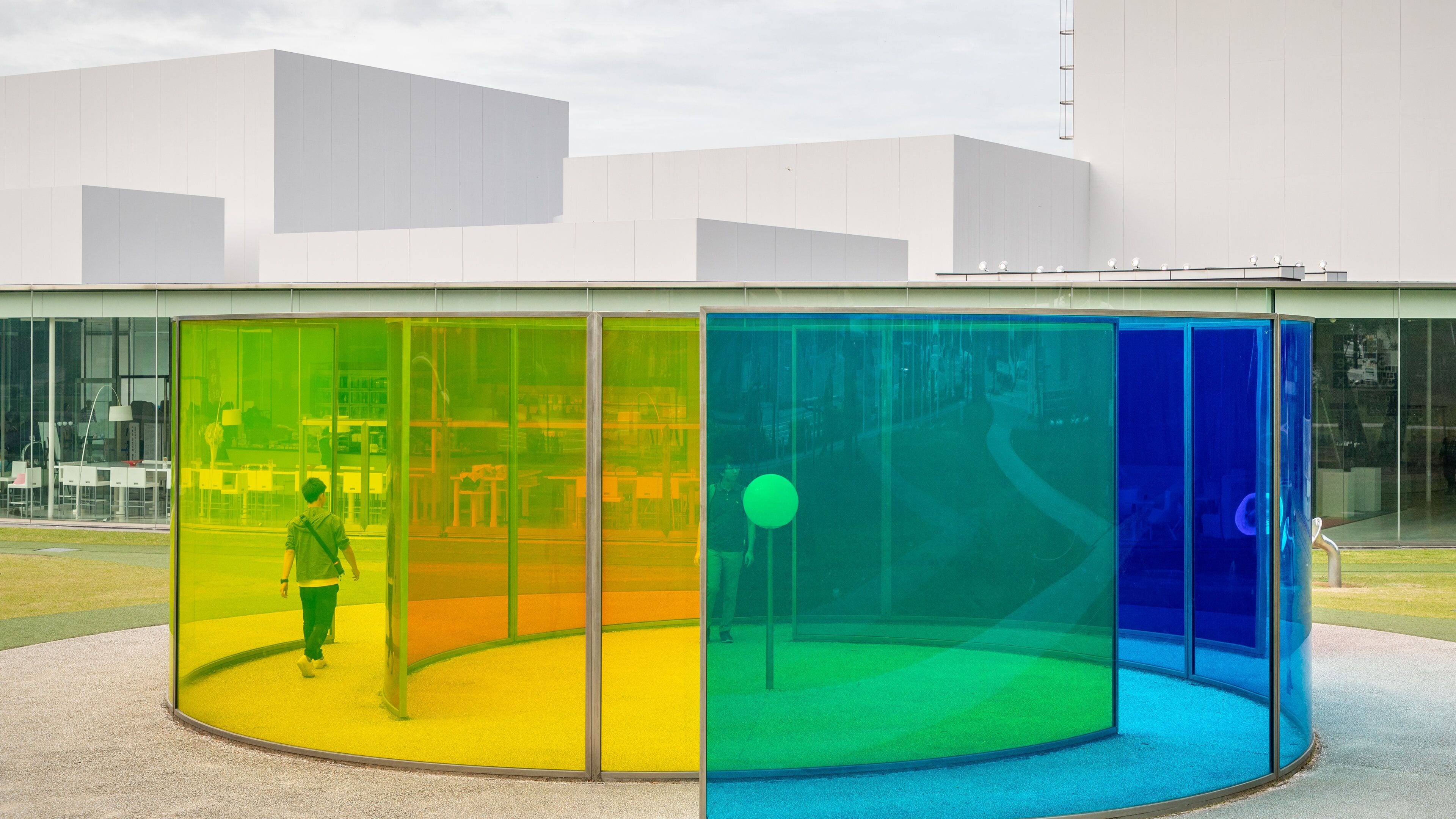 21st Century Museum of Contemporary Art showing outdoor art and modern architecture