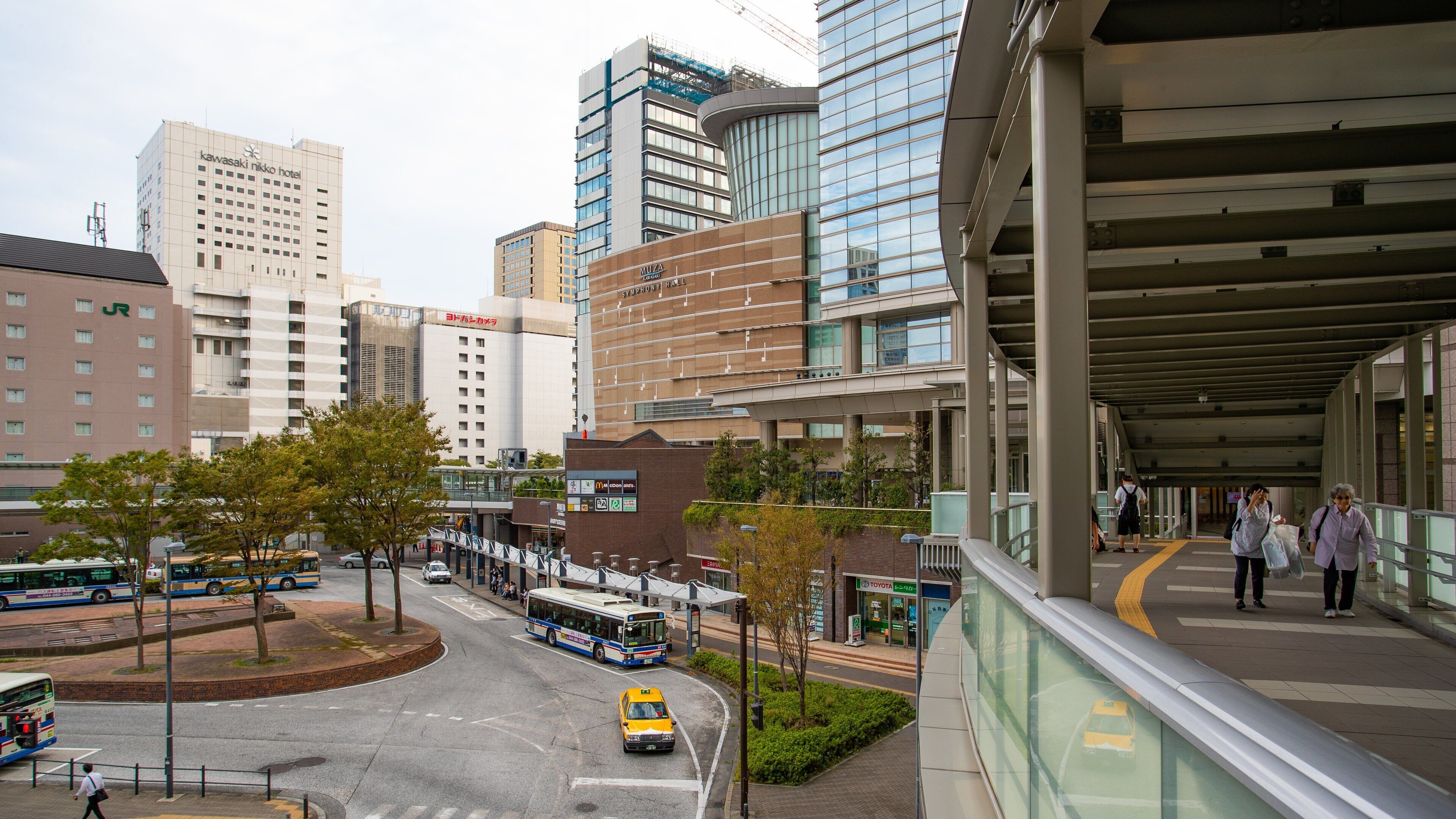 Muza Kawasaki Symphony Hall featuring street scenes and a city