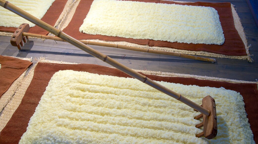 Hakutsuru Sake-bryggerimuseum som inkluderar interiörer